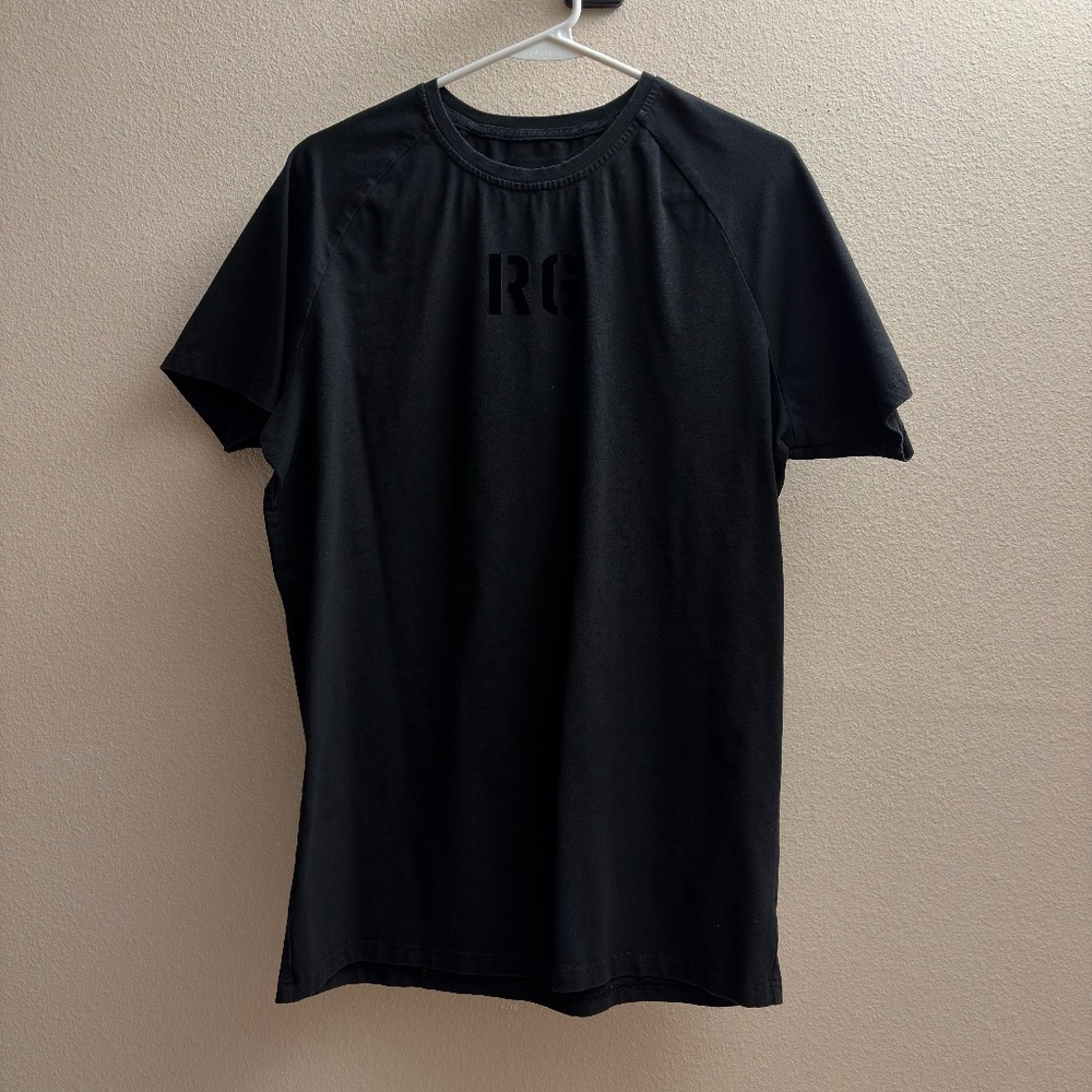 RAWGEAR Men's Black Short-Sleeve Crew Tee with Subtle Chest Logo